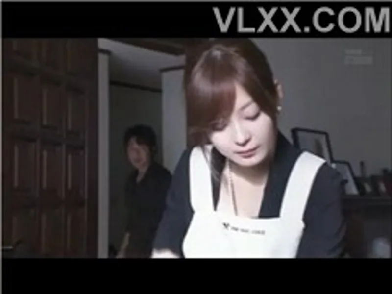 ông chồng đi công việc, người vợ ở nhà bị anh rể cưỡng hiếp